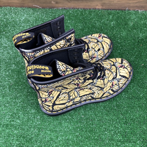 Dr. Martens 1460 Women's 6 Yellow Butterfly Suede Lace Up Combat Boots Rare New - Picture 13 of 16